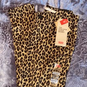 NWT Levi's 720 HighRise Skinny Leopard 24x30 short